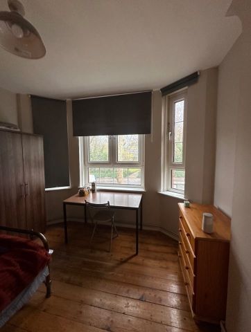 3 Bed Flat, Renton Close, SW2 - Photo 3