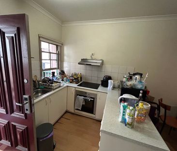 East Melbourne - Photo 2