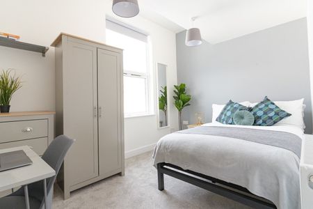 7 bedroom terraced house to rent - Photo 4