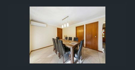 Stunning Family Home in Highly Desirable West Pennant Hills! - Photo 2