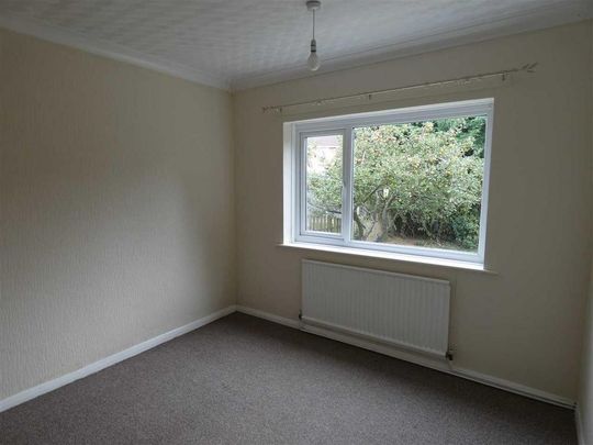 3 bedroom detached bungalow to rent - Photo 1