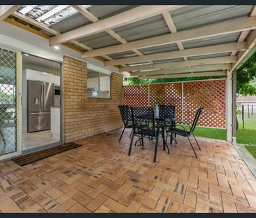 GORGEOUS FAMILY HOME IN THE HEART OF COLLINGWOOD PARK!! - Photo 6