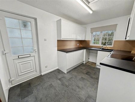 2 bedroom semi-detached house to rent - Photo 4