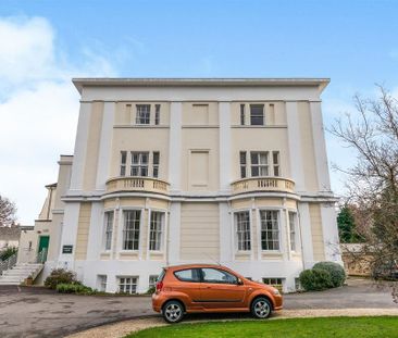 1 bedroom retirement property to rent - Photo 2