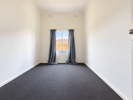 Comfortable Family Living in a Convenient Preston Location - Photo 4