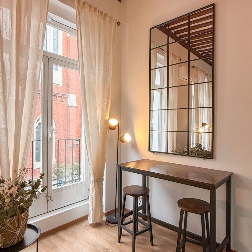 Piso de alquiler en Calle de Atocha, 7, Sol - Photo 1