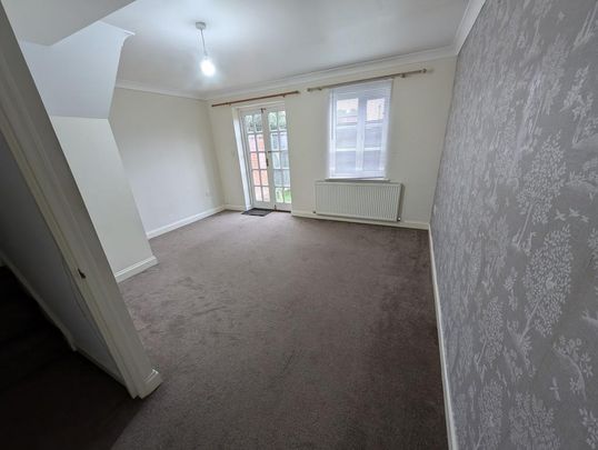 3 bedroom semi-detached house to rent - Photo 1