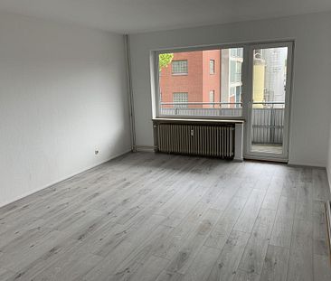 Zentral gelegene 2-Zimmer-Wohnung im 1. Obergeschoss mit Balkon - Foto 6