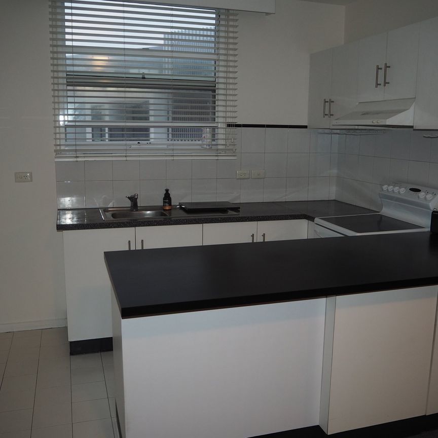 Well Appointed Apartment in Prime Essendon Location - Photo 1