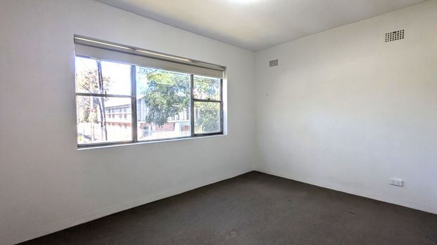 &ast;&ast; Deposit Taken&comma; &dollar;900&sol;Wk &ast;&ast; - Photo 1