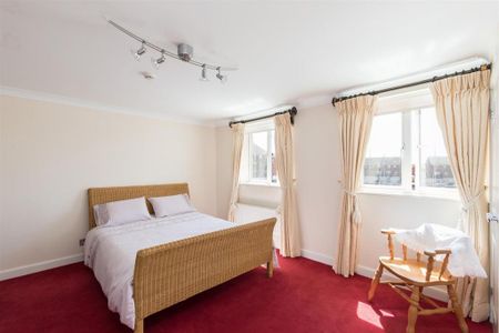 4 bedroom townhouse to rent - Photo 2