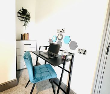 BEDROOM 5 – MEDIUM DOUBLE ENSUITE - Photo 3