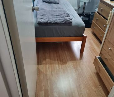 Room in a Shared Flat, Tildesley Road, SW15 - Photo 1