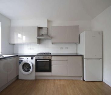 Chaseville Park Road, London, N21 - Photo 3