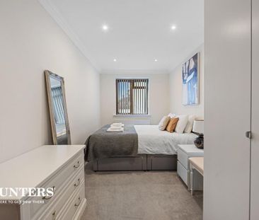 4 bedroom flat to rent - Photo 2