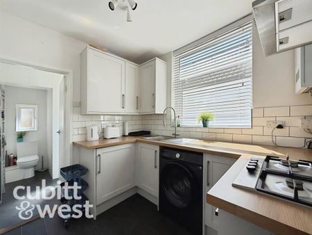 2 bedroom terraced house to rent - Photo 4