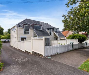 2 bedroom unit with garage in Remuera - Photo 6