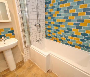 3 bedroom terraced house to rent - Photo 2