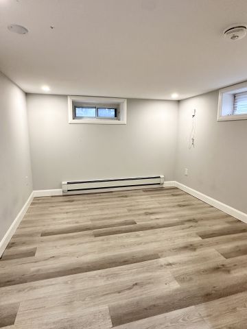 For Lease - 30 Balsam Avenue Unit# Basement, Hamilton, Ontario - Photo 2