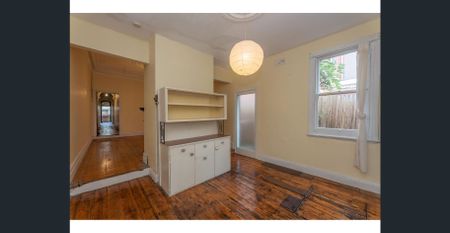 FITZROY Freshly Painted Large 3 BR Edwardian Terrace with New Bathroom - Photo 5