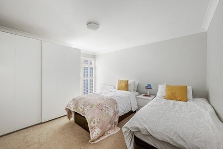 SHORT LET Fauconberg Road, London, W4 flat to rent - Photo 2