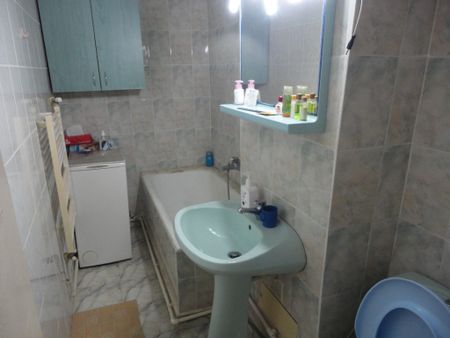 Inchiriez garsoniera în Lacul tei, str. Zambilelor, mobilată - Fotografie 4