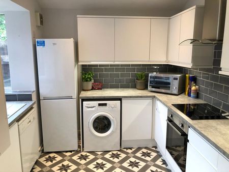 6 bedroom house to rent Brailsford Road, Manchester, Greater Manchester, M14 - Photo 4