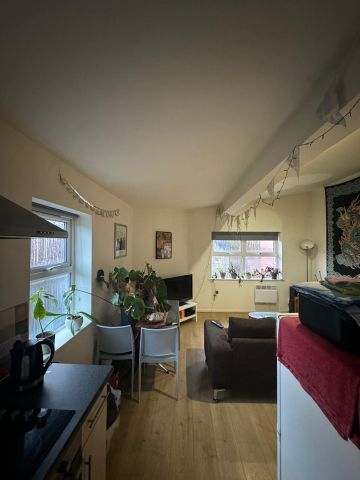 2 Bed Flat, Highbury Court, LS6 - Photo 4