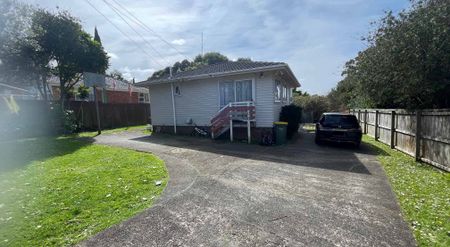 Spacious Family Home in the Heart of Manurewa - Photo 3