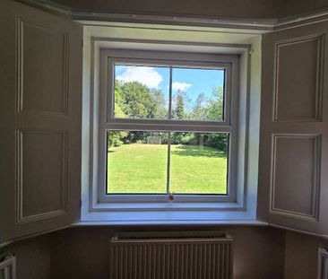 Enormous rooms for rent in beautiful Victorian house Room 14 - Photo 3