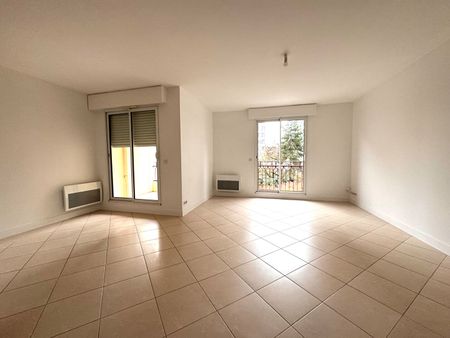 Location Appartement 3 pièces 67m² - Photo 2