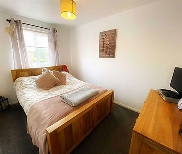 Semi-detached house to rent on - Photo 4