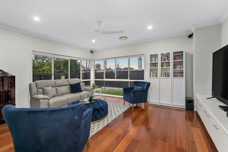 5 Silverbirch Place, Bridgeman Downs QLD 4035 - House For Rent | Domain - Photo 3