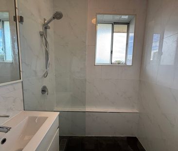 Light filled 3 bedroom - Photo 5