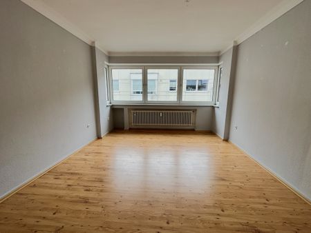 Große 4-Zimmer-Wohnung ca. 130 m² Fußgängerzone Gelsenkirchen Stellplatz vorhanden - Photo 4
