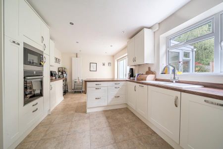 Gosden Hill Road, Guildford, GU4 - Photo 4