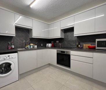 5 bedroom end of terrace house to rent - Photo 5