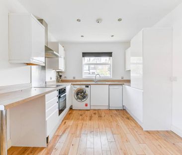 3 bedroom flat to rent - Photo 2