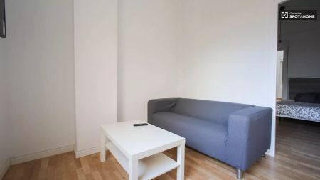 Room in a shared 5-bedroom apartment for rent in Albors. - Photo 4