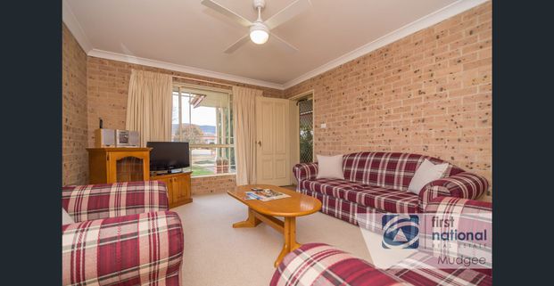 QUALITY CENTRAL FURNISHED VILLA - Photo 1