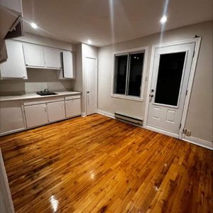 1 CH - 1 SDB - Montréal - $1,325 /mo - Photo 2