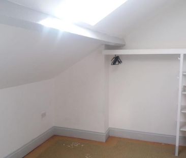 3 bedroom maisonette to rent - Photo 2