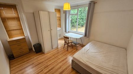 6 Newport Mount, Headingley, Leeds, LS6 3DB - Photo 4