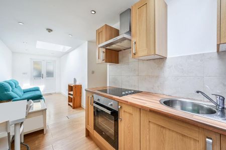 1 bedroom flat to rent - Photo 5