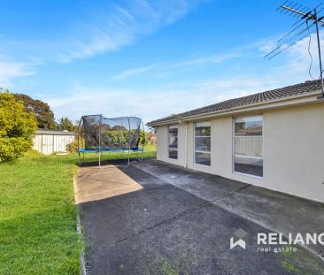 “Spacious Family Home in a Prime Werribee Location” - Photo 2