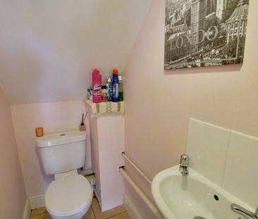 3 bedroom end of terrace house to rent - Photo 5