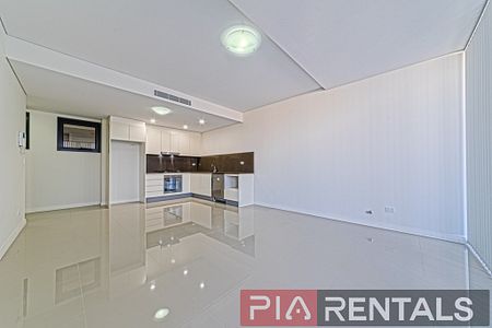 Modern one bedroom apartments now for leasing - Photo 4