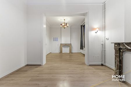 Ruim éénslaapkamer appartement met uniek zicht op het astridpark en de Sint Maartens Kathedraal te Ieper - Foto 5