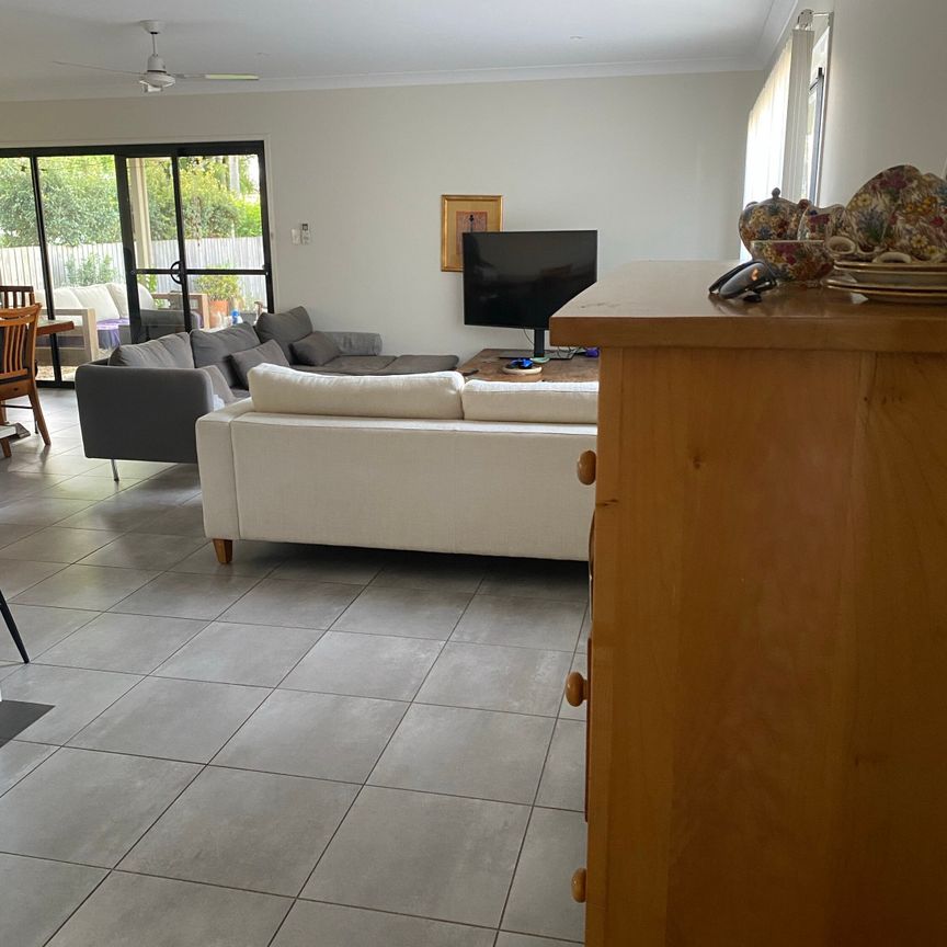 Corinda - Photo 1