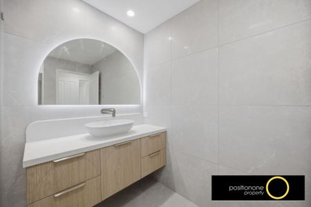 Fully Renovated Ground Floor Unit – Stylish, Secure & Centrally Located in Southport. Pet Friendly! - Photo 4